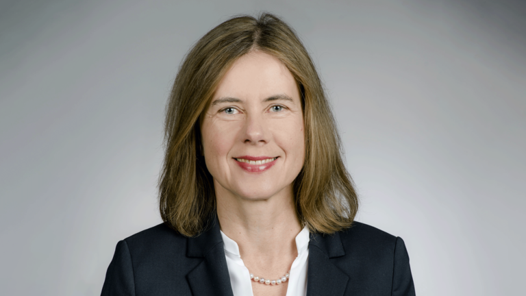 Dr. Martina Helmerich