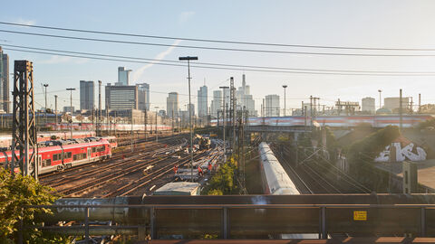 Blick auf die Bahngleise am Frankfurter Hauptbahnhof