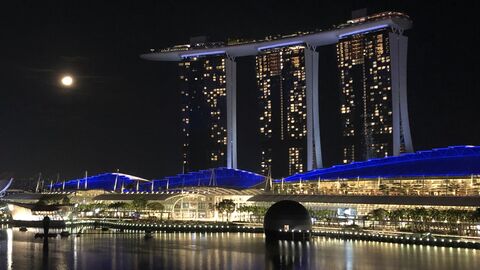 Blick auf Singapur in der Nacht