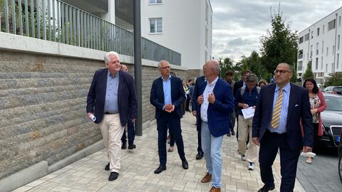 Hessischer Wirtschafts- und Wohnungsbauminister Tarek Al-Wazir bei der Sommertour 2021