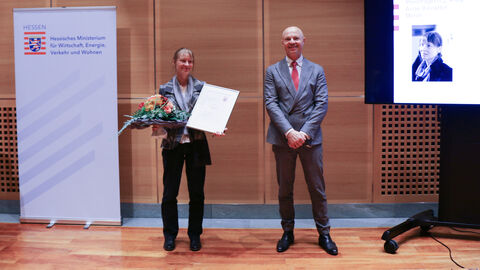 Überreichung der Urkunde zum Hessischen Staatspreis für das Deutsche Kunsthandwerk 