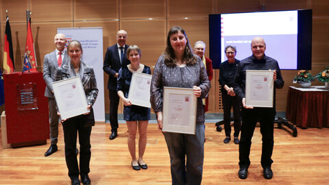Überreichung der Urkunde zum Hessischen Staatspreis für das Deutsche Kunsthandwerk 