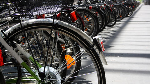 Fahrräder in einer Fahrradabstellanlage