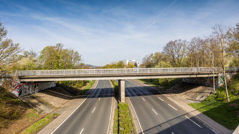 Überführung B8 Anschluss MTZ