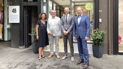 Staatssekretär Nimmermann besucht Jakob Burck Uhren und Schmuck GmbH