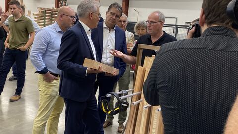 Al-Wazir besucht Baum Fensterbau in Oberzent