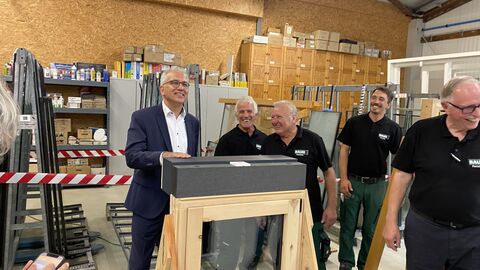 Al-Wazir besucht Baum Fensterbau in Oberzent