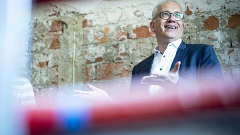 Wirtschaftsminister Tarek Al-Wazir auf Sommertour