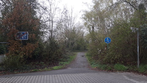 Vorher: Schotterweg in Darmstadt