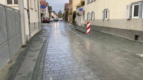 Nachher: Lange Straße in Oberursel mit Auszeichnung für Rad- und Fußverkehr