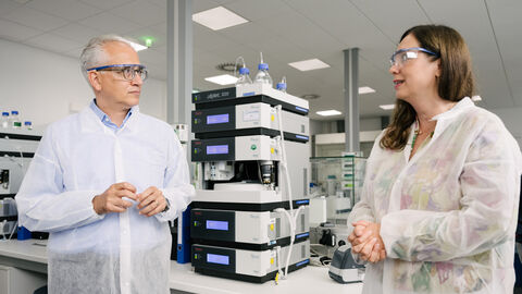 Al-Wazir mit Mitarbeitern von BioSpring