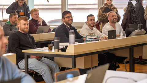 Meisterschüler im Theorieunterricht