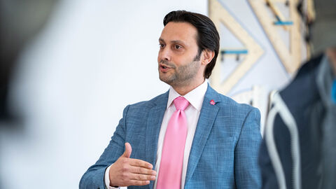 Der Geschäftsführer des DGB-Bezirks Hessen-Thüringen, Alexandre da Silva