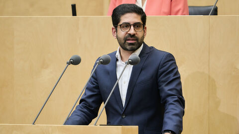 Wirtschaftsminister Mansoori während der Rede im Bundesrat Mansoori während der Rede im Bundesrat