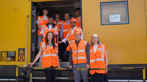 Minister Mansoori beim Termin zu Praktikumswochen