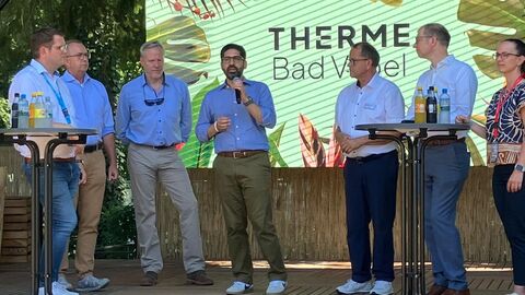 Minister Mansoori übergibt Förderbescheid für Therme Bad Vilbel