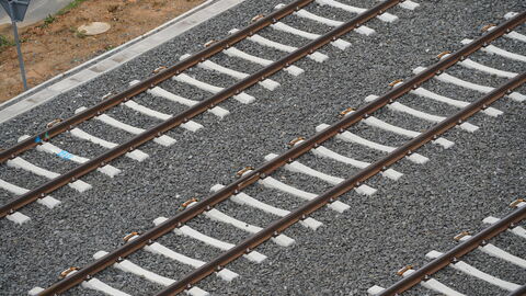 Neue Schienen für Hessen Drei neue Schienenstrecken nebeneinander